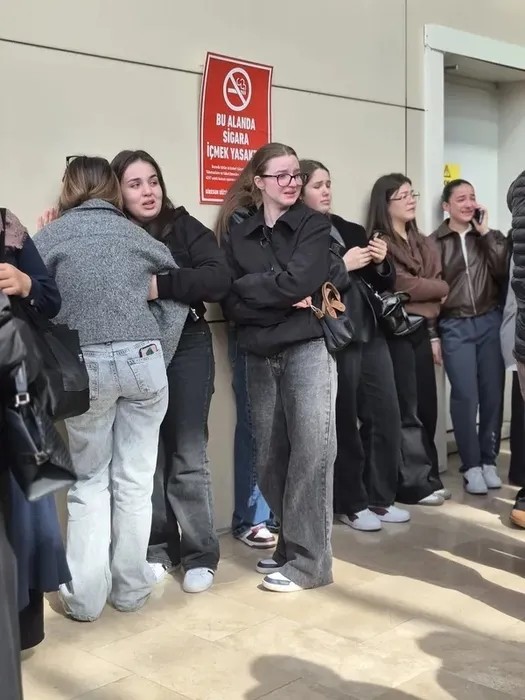 Son Sözü 'Gidelim Buradan Anne' Olmuş! CHP'li Hasbi Dede'nin Tacizine Uğramıştı